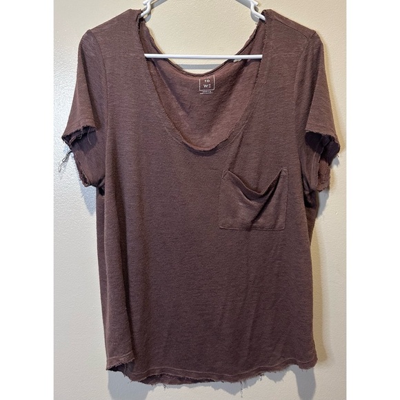 Me To We Women’s Frayed Hems V- Neck Pocket Tee Size Medium‎ - Picture 1 of 4